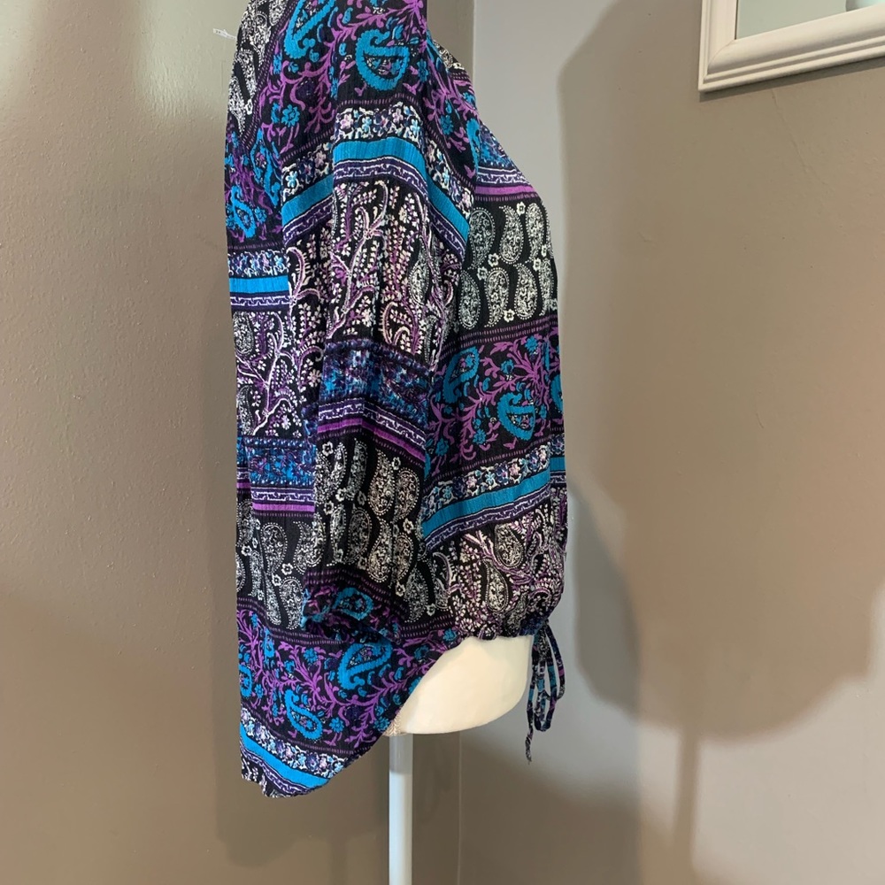 Women's Blouse - Picture 4 of 6